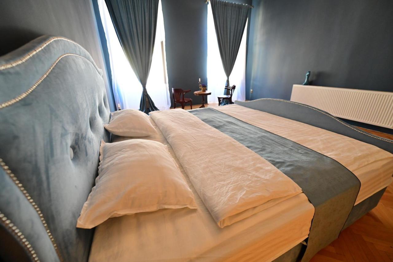 Lovely 2 Bedroom Apartment In Historic City Center Sibiu Exterior foto