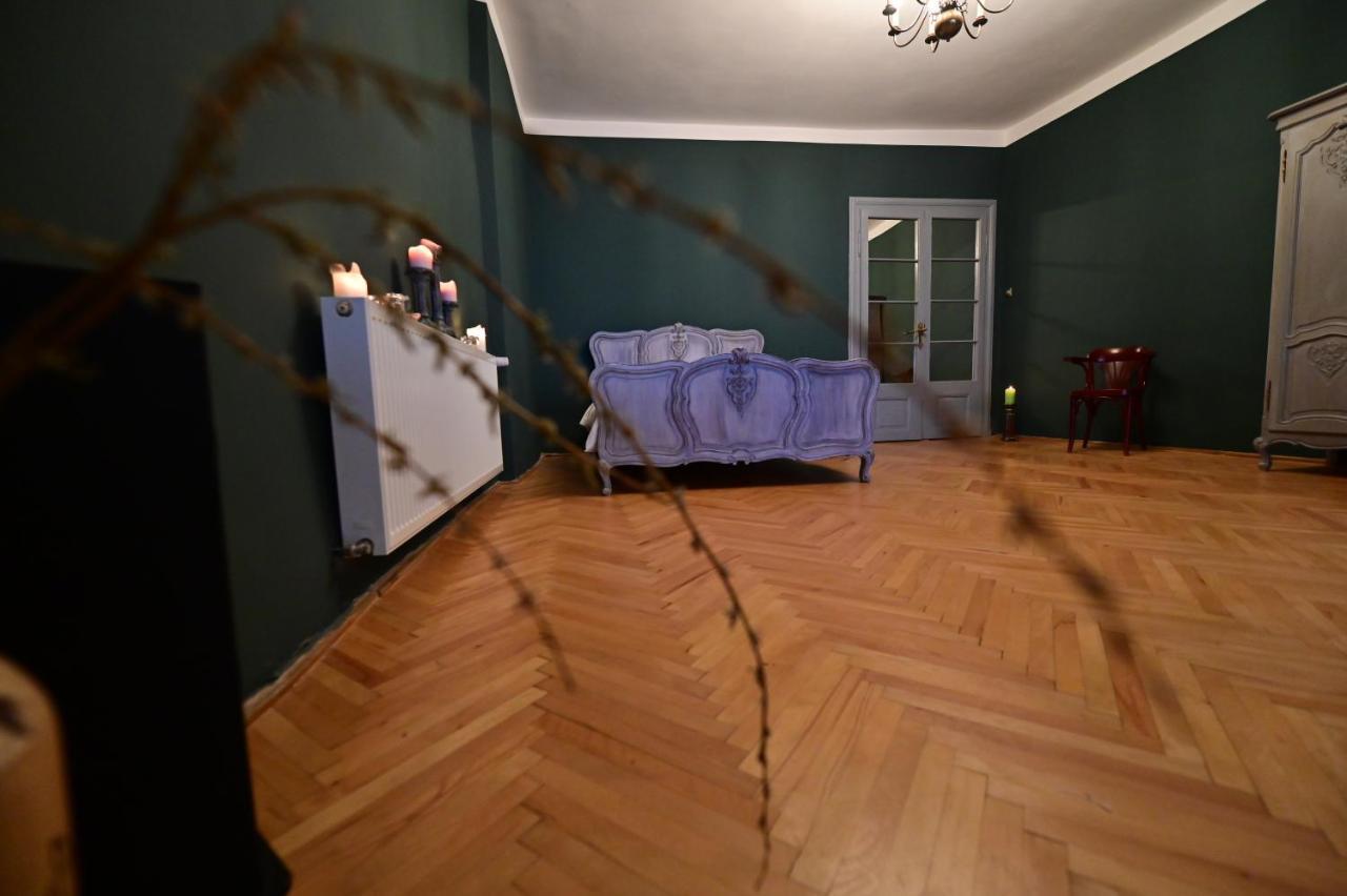 Lovely 2 Bedroom Apartment In Historic City Center Sibiu Exterior foto